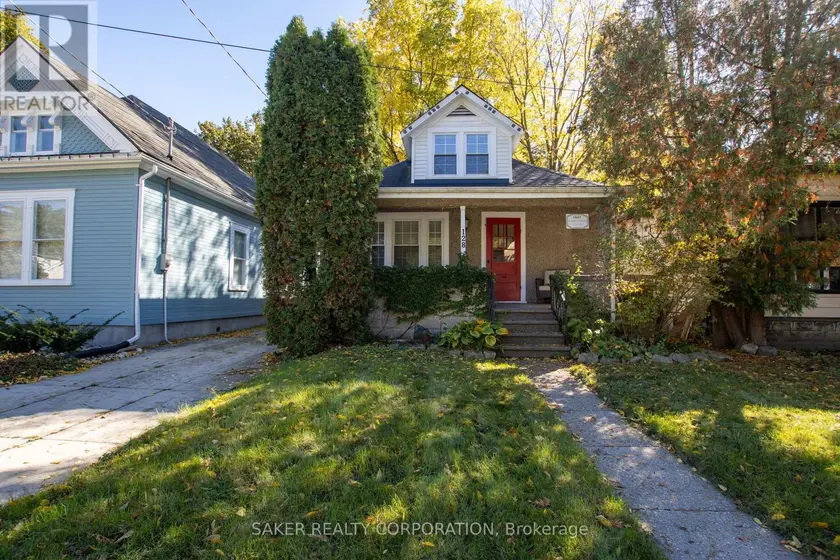 Detached at 128 MOUNT PLEASANT AVENUE, London North