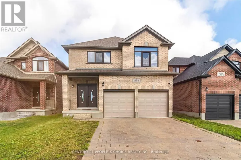 Detached at 1934 CEDARPARK DRIVE, London North