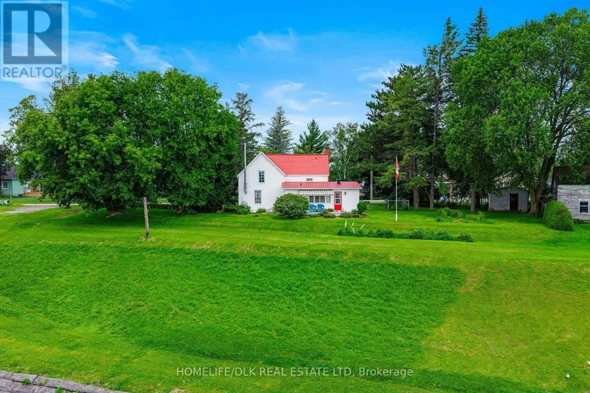 Detached at 415 2 HIGHWAY S, Edwardsburgh/Cardinal