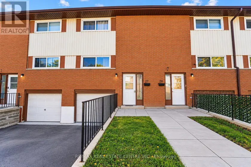 Townhouse at 27 WOODMAN DRIVE N, Hamilton