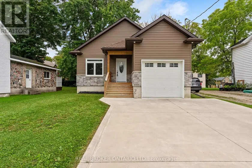 Detached at 52 QUEEN STREET, Huron East