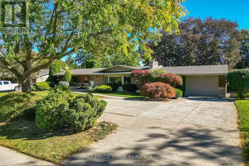 Detached at 12 BAKER ROAD N, Grimsby