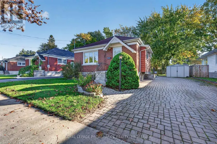 Detached at 917 VICTORIA STREET, Kingston