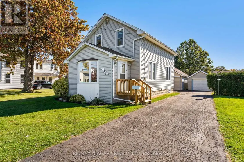 Detached at 147 CHIPPAWA ROAD, Port Colborne