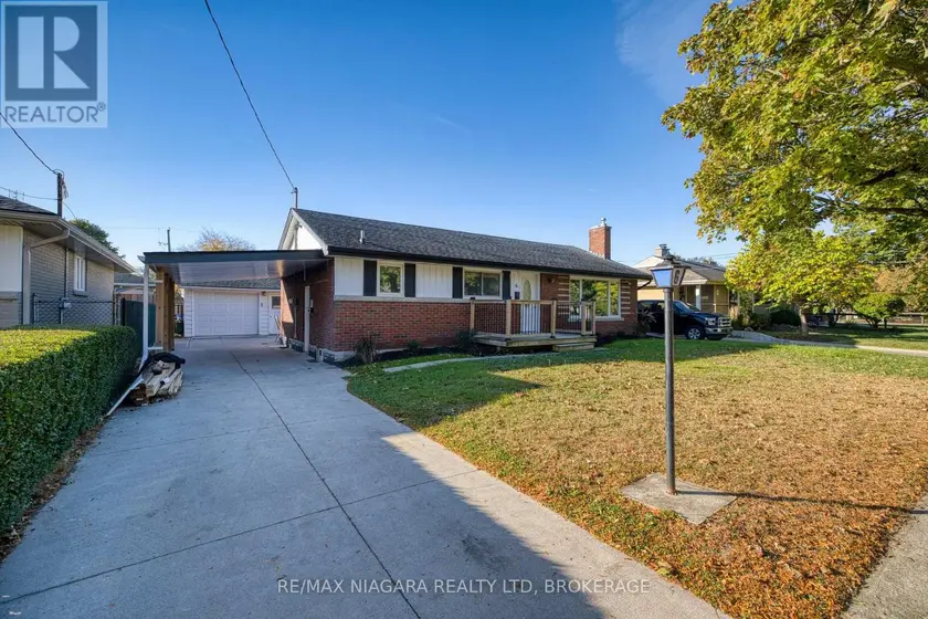 Detached at 6 BROADMORE AVENUE, St. Catharines