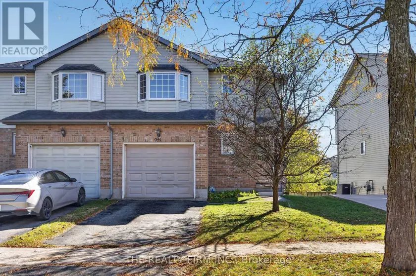 Semi-Detached/Link at 941 THISTLEDOWN WAY, London North