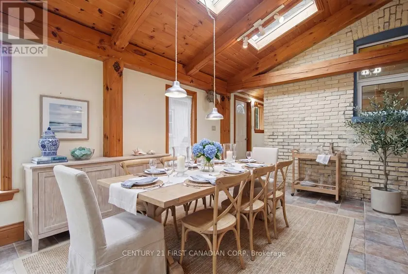 Detached at 834 COLBORNE STREET, London East