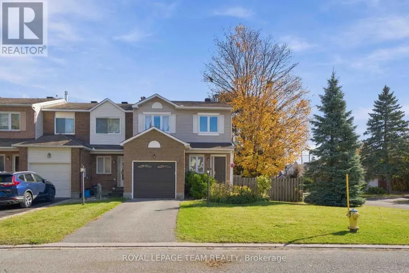 Townhouse at 62 SPRINGWATER DRIVE, Ottawa