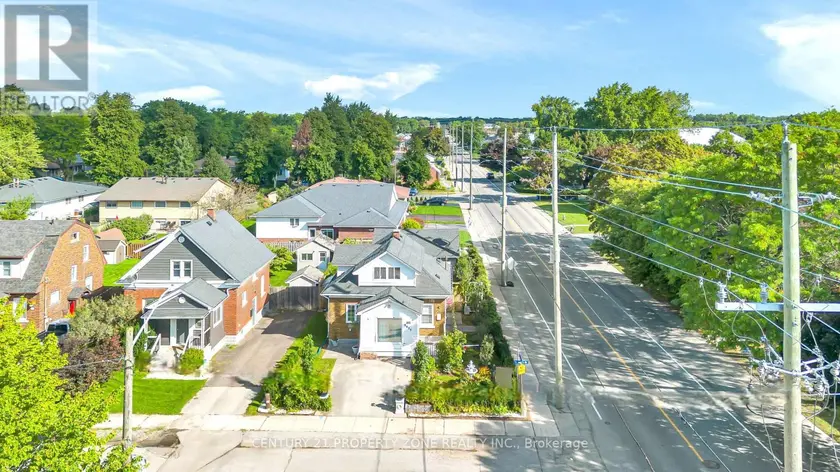 Detached at 5977 SAINT MARYS STREET, Niagara Falls