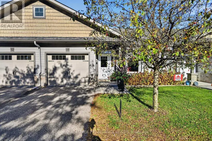 Townhouse at 10 GOLF SIDE LANE, Brockville