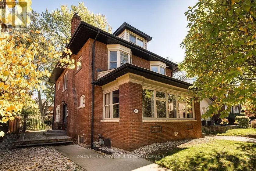 Detached at 63 CHEDOKE AVENUE, Hamilton