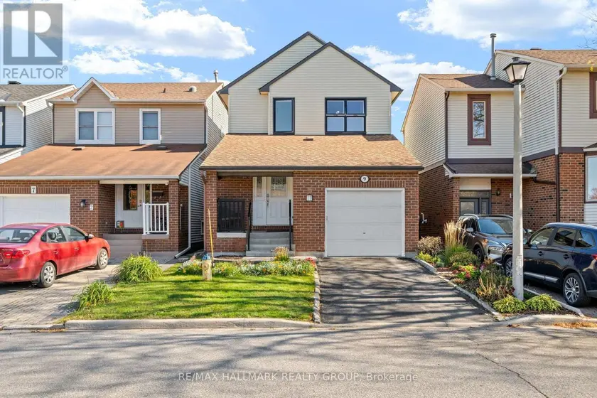 Detached at 9 FIRESIDE CRESCENT, Ottawa
