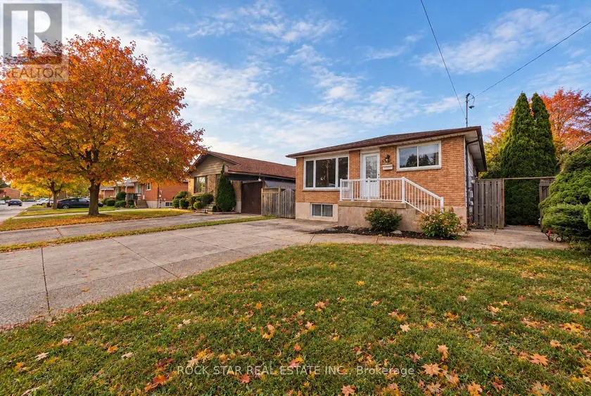 Detached at MAIN - 59 ATERNO DRIVE, Hamilton
