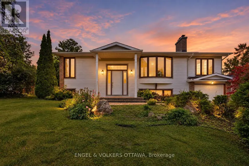 Detached at 5293 MCLEAN CRESCENT, Ottawa