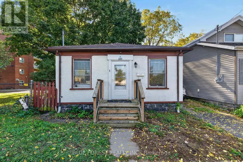 Detached at 225 SIMCOE STREET, London East