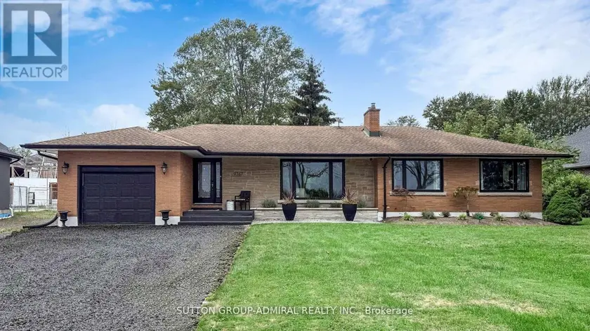 Detached at MAIN - 9767 NIAGARA RIVER PARKWAY, Niagara Falls