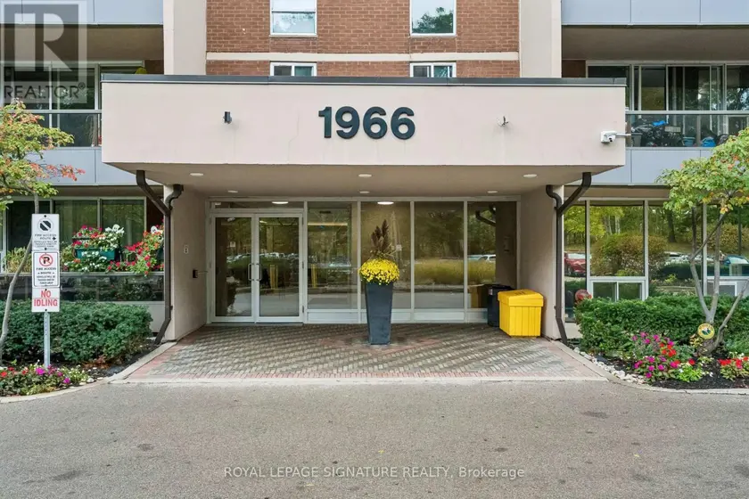 Apartment at 809 - 1966 MAIN STREET W, Hamilton