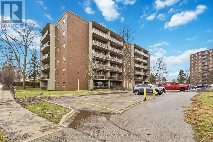 Apartment at 211 - 746 FANSHAWE PARK ROAD E, London North
