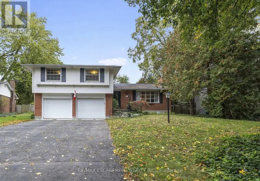 Detached at 99 RUNNYMEDE CRESCENT, London North