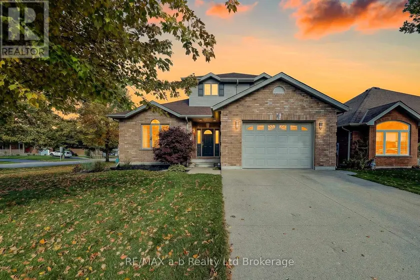 Detached at 1 WENDY CALDER PLACE, Woodstock