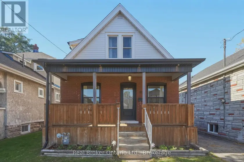 Detached at 23 BARONS AVENUE N, Hamilton