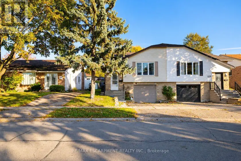 Semi-Detached/Link at 121 ASHGROVE AVENUE, Brantford