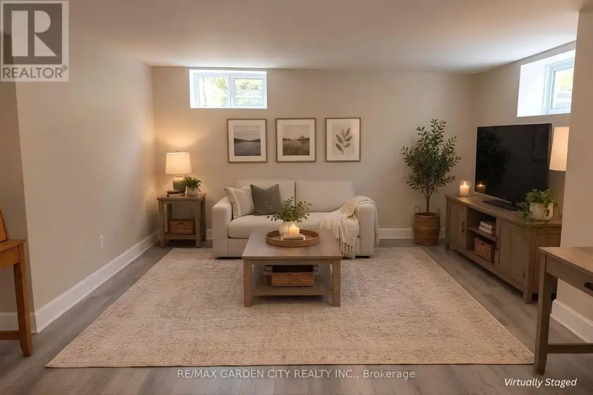Detached at 1 MELROSE AVENUE, Grimsby