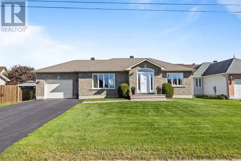 Detached at 71 FAUCHER BOULEVARD, Casselman