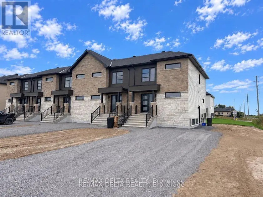 Townhouse at A - 67 CARPE STREET, Casselman