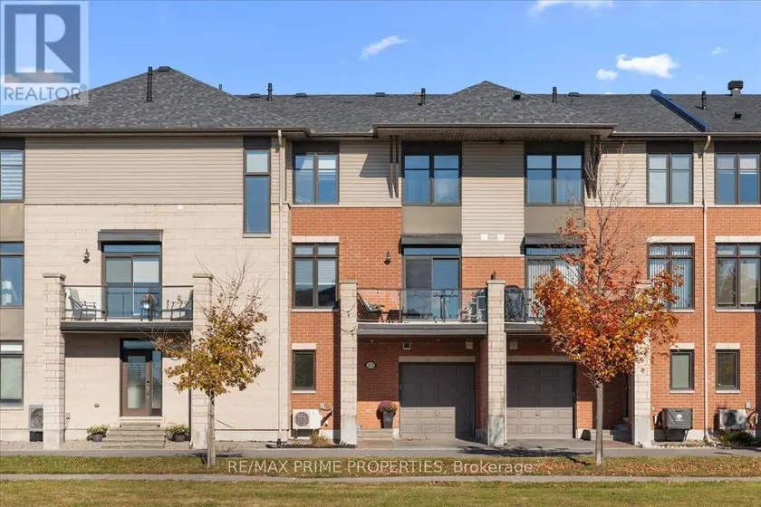 Townhouse at 218 CHAPERAL PRIVATE, Ottawa