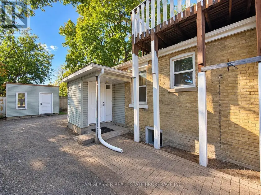 Detached at 3 - 471 ENGLISH STREET, London