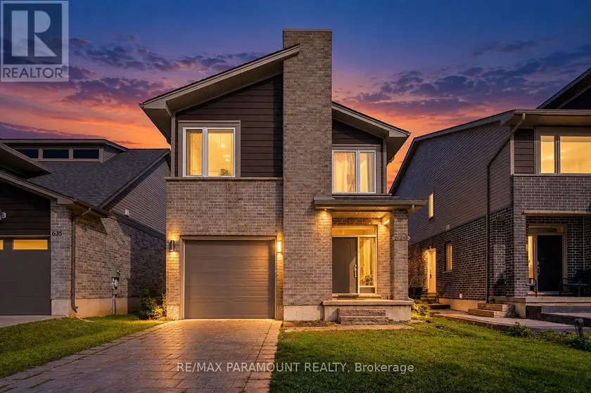 Detached at 639 BLACKACRES BOULEVARD, London North