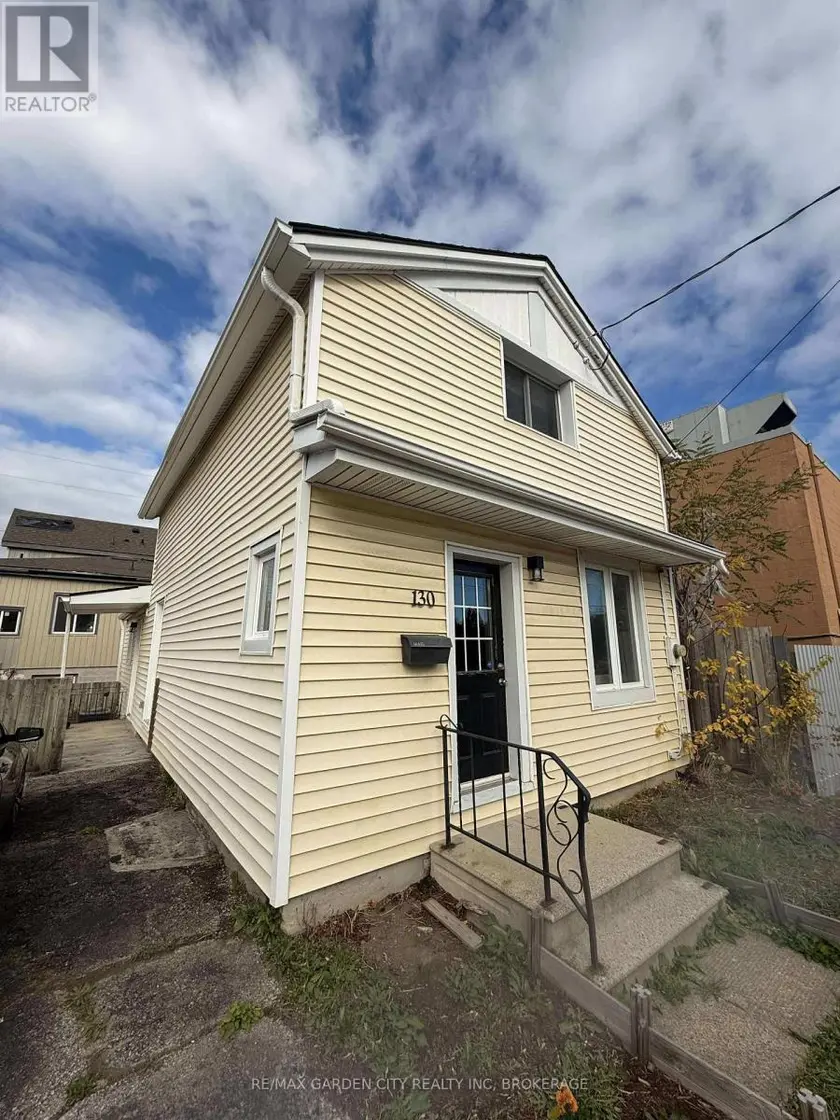 Detached at 130 ST. PAUL CRESCENT, St. Catharines