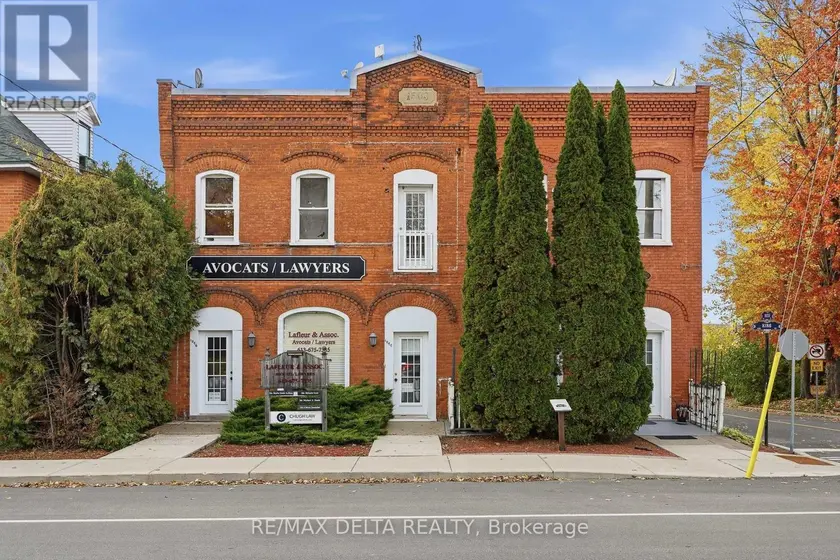 Multiplex at 1044-1046 KING STREET, Champlain