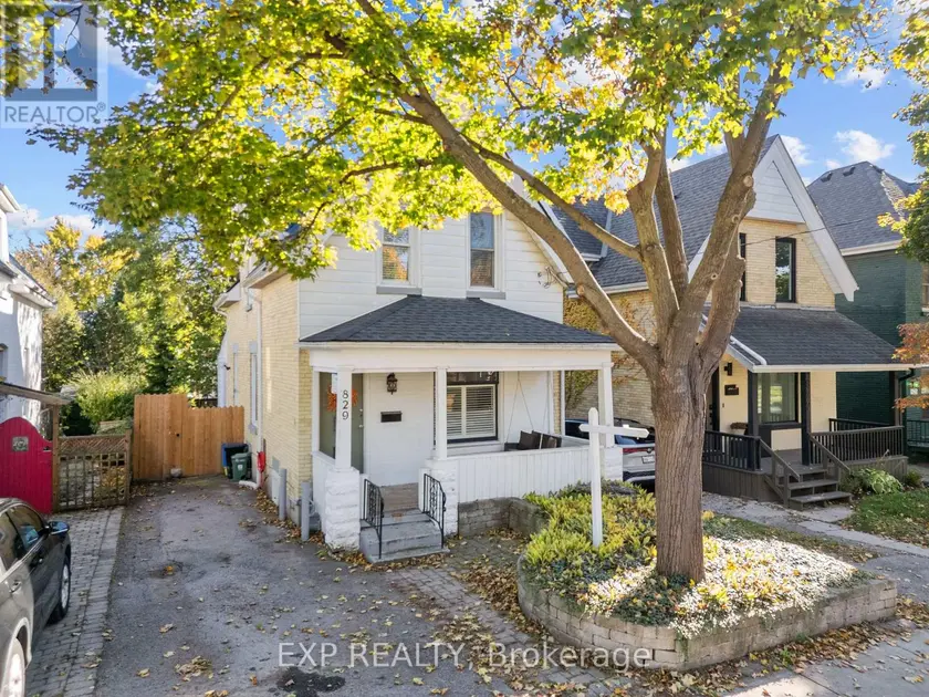 Detached at 829 ELIAS STREET, London East
