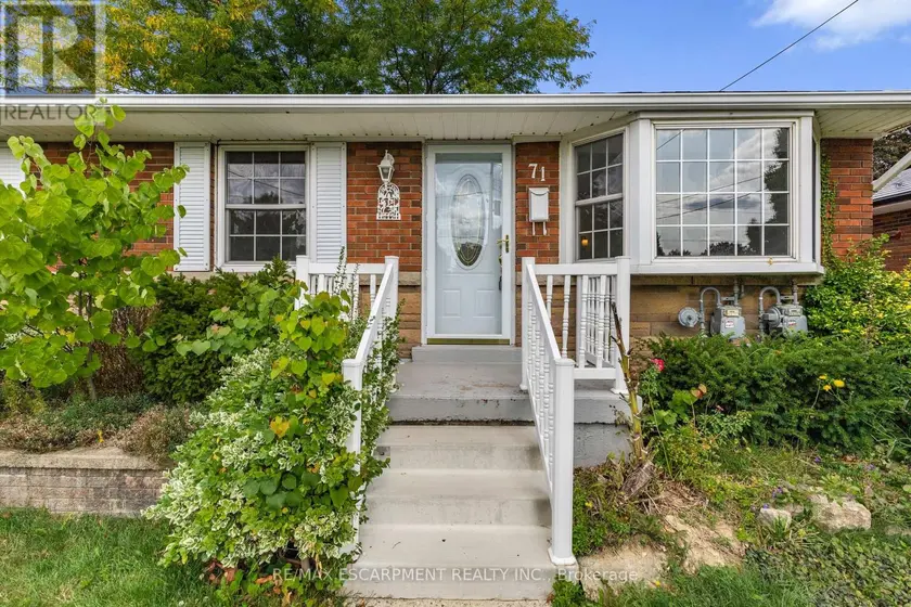 Detached at MAIN - 71 ORGAN CRESCENT, Hamilton
