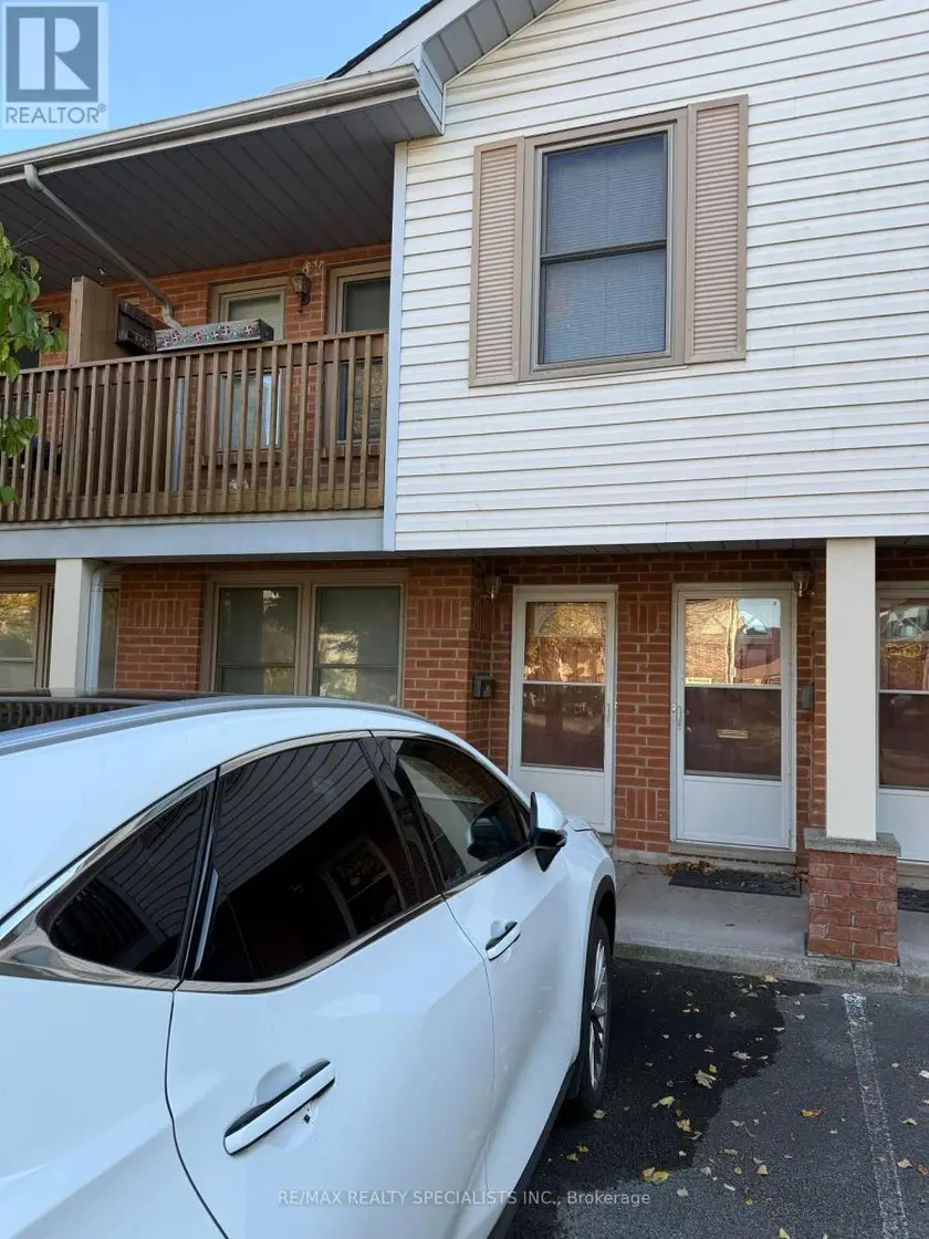 Apartment at 208 - 2 WALNUT STREET, St. Catharines