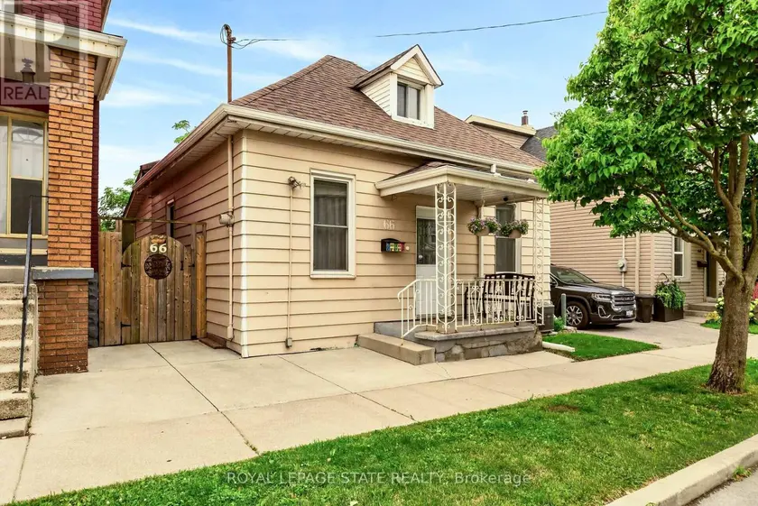 Detached at 66 BEECHWOOD AVENUE, Hamilton