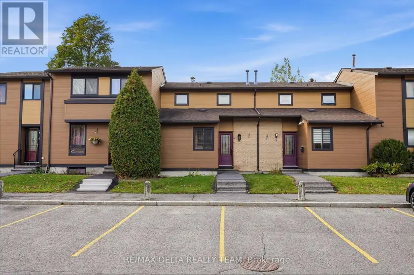 Townhouse at 6917 BILBERRY DRIVE, Ottawa
