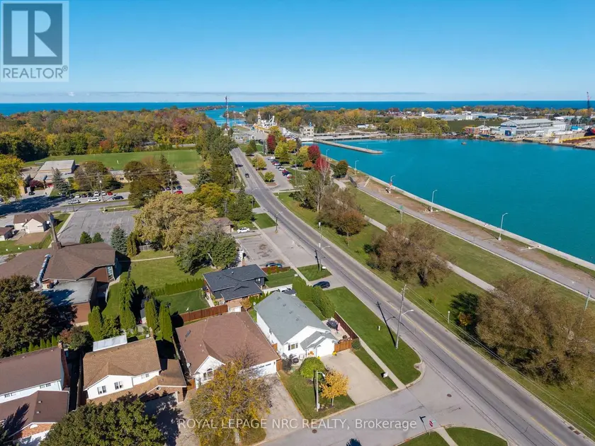 Detached at 1 BAHAMA BAY, St. Catharines