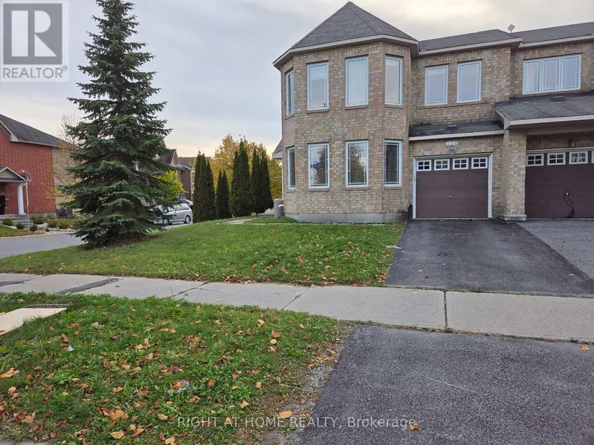 Townhouse at 229 LEAMINGTON WAY, Ottawa