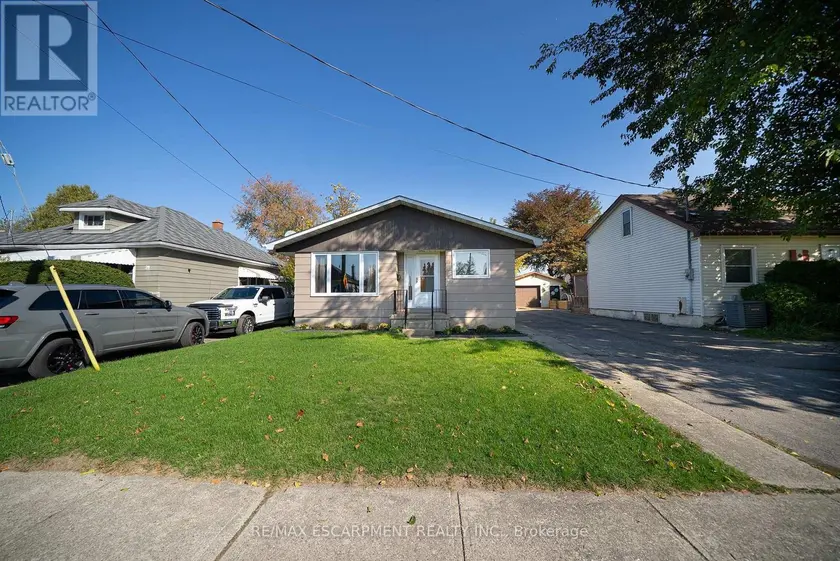 Detached at 30 LIDA STREET, Brantford