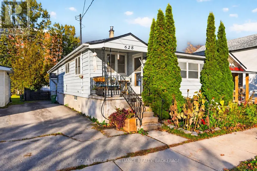 Detached at 628 MACDONNELL STREET, Kingston