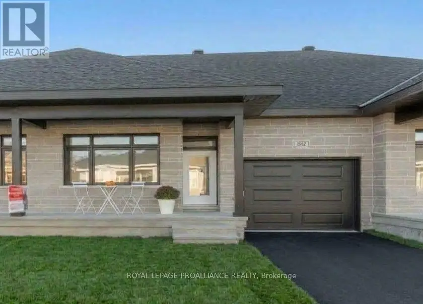 Townhouse at 1042 TURNER DRIVE, Brockville