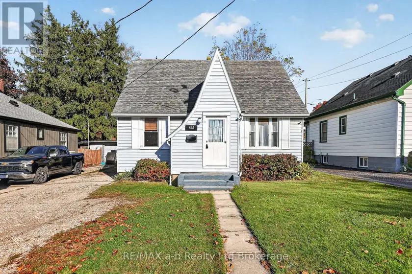 Detached at 825 JAMES STREET, Woodstock