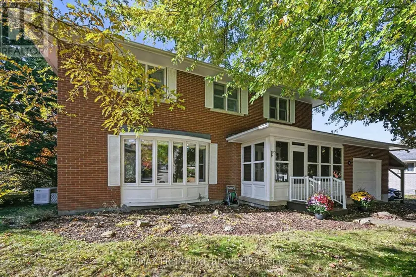 Detached at 12 GLENVIEW CRESCENT, Perth