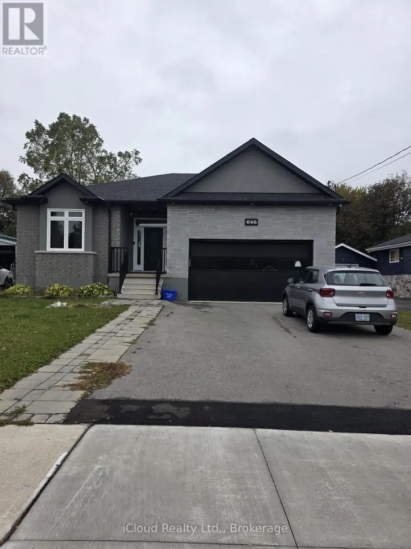 Detached at 646 WEST 5TH STREET, Hamilton