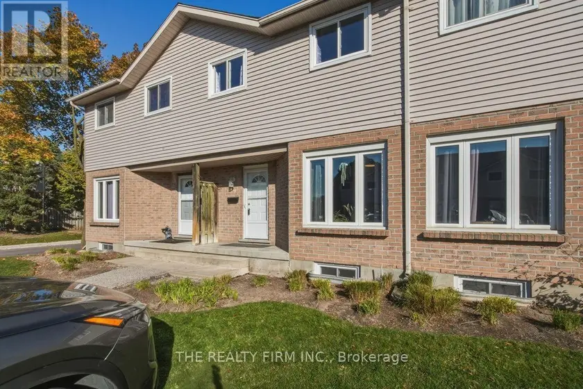 Townhouse at 9 - 628 WHARNCLIFFE ROAD S, London South