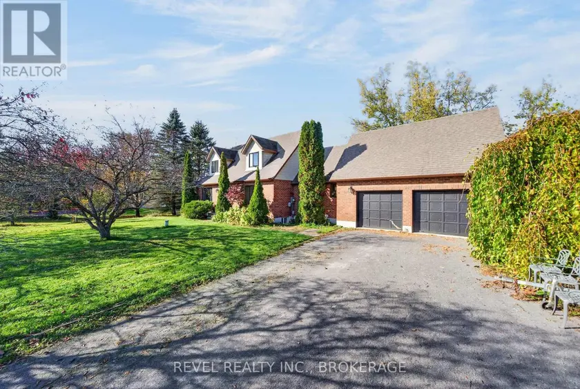 Detached at 3321 SILVERWOOD DRIVE, Frontenac