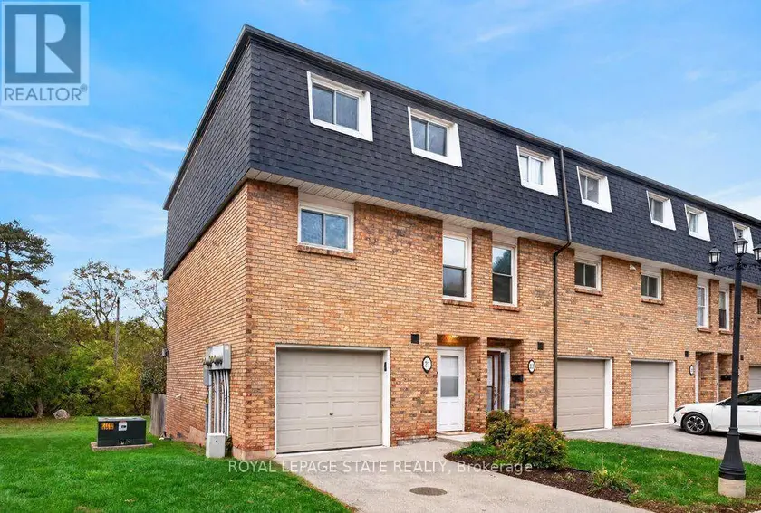 Townhouse at 21 ROSEDALE COURT, Hamilton